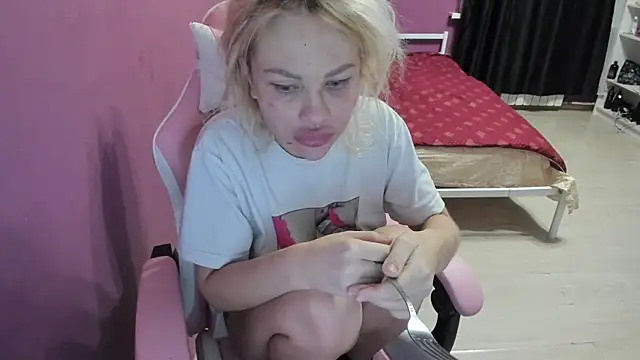 Lika8234 online show from September 25, 2025, 12:49 am