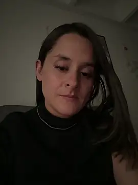 Alice milf  online show from May 5, 2026, 10:02 pm