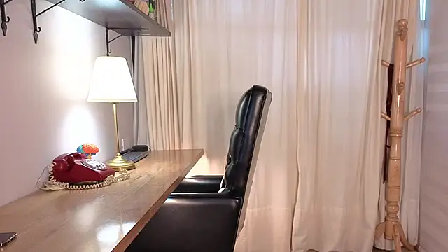 Alice milf  online show from November 13, 2025, 11:14 am