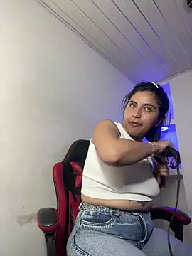 Snapshot of _luna_torres chatting on June 11, 2026, 1:41 pm luna torres online show from June 11, 2026, 1:41 pm