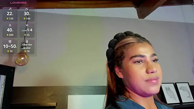 SaraaJhonsonn online show from February 8, 2026, 1:53 pm