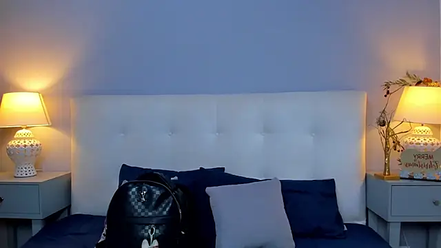 SaraaJhonsonn online show from December 20, 2025, 3:37 pm