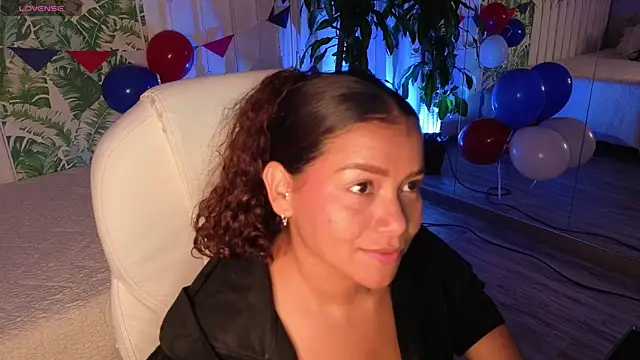 loly marce online show from July 6, 2026, 8:55 pm