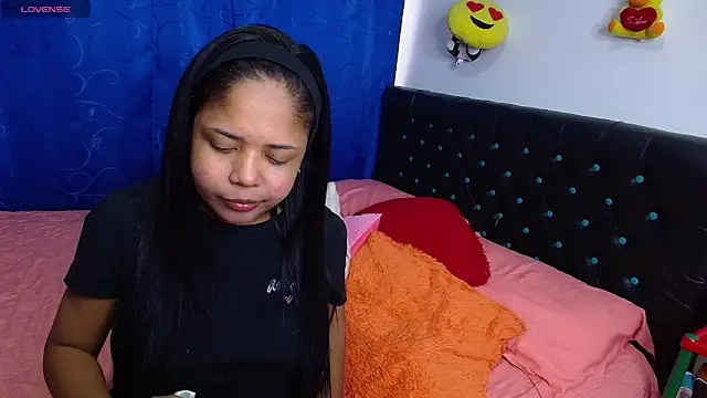 Melikasweetz online show from April 30, 2026, 5:42 pm