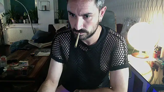 tomz0819 online show from July 9, 2026, 1:06 am