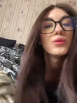 toooyour online show from March 18, 2025, 5:56 am