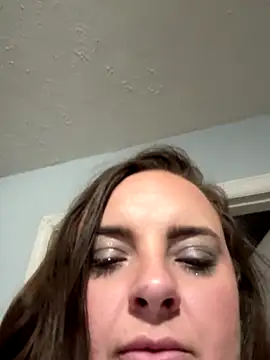 lairarose online show from October 19, 2025, 9:39 pm