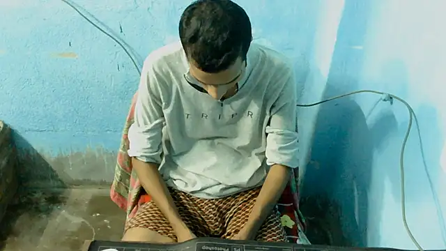 Alex Suman25 online show from September 30, 2025, 5:08 pm