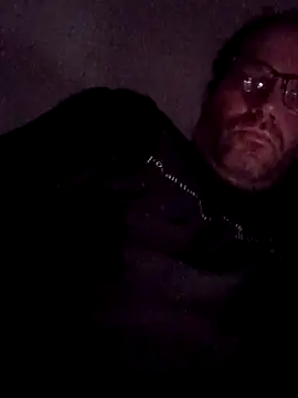 crazycam619 online show from November 15, 2025, 4:33 pm