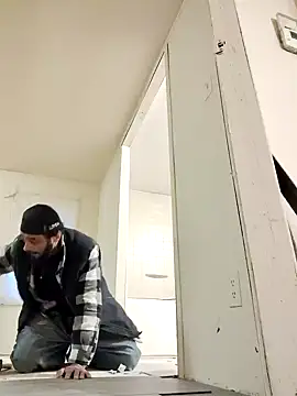 Snapshot of C8L3U chatting on January 14, 2025, 1:06 pm C8L3U online show from January 14, 2025, 1:06 pm