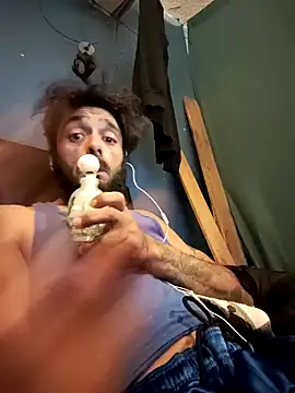 Snapshot of C8L3U chatting on December 22, 2024, 12:16 pm C8L3U online show from December 22, 2024, 12:16 pm