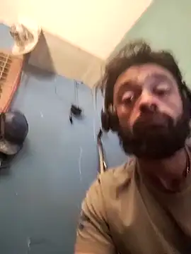 Snapshot of C8L3U chatting on December 3, 2024, 7:49 am C8L3U online show from December 3, 2024, 7:49 am