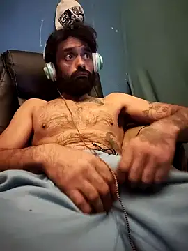 Snapshot of C8L3U chatting on December 13, 2024, 11:55 am C8L3U online show from December 13, 2024, 11:55 am