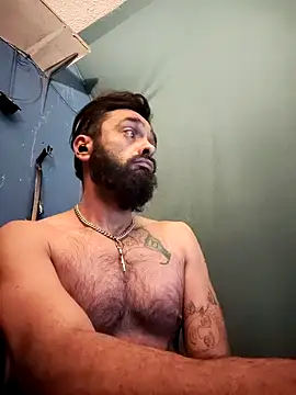 Snapshot of C8L3U chatting on December 4, 2024, 8:39 am C8L3U online show from December 4, 2024, 8:39 am