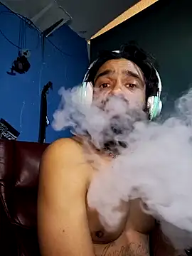 Snapshot of C8L3U chatting on January 6, 2025, 5:59 pm C8L3U online show from January 6, 2025, 5:59 pm