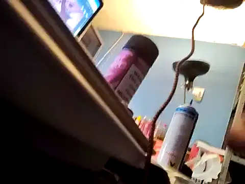 Snapshot of C8L3U chatting on December 8, 2024, 5:01 pm C8L3U online show from December 8, 2024, 5:01 pm