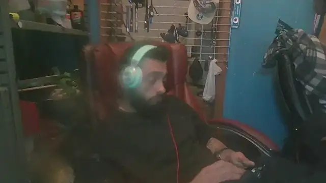 Snapshot of C8L3U chatting on February 16, 2025, 4:20 am C8L3U online show from February 16, 2025, 4:20 am