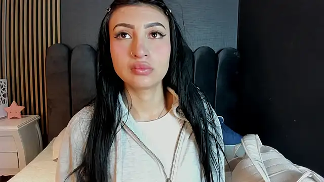 Nicolette ks  online show from April 15, 2026, 4:51 am