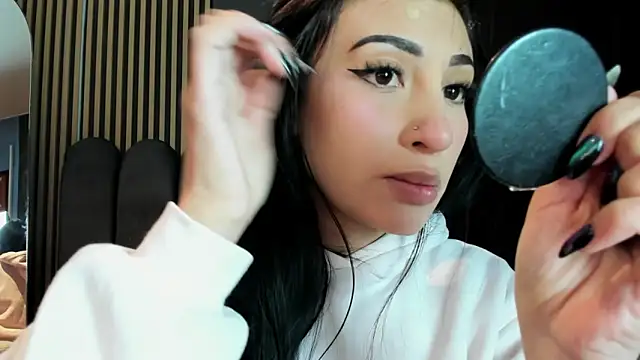 Nicolette ks  online show from June 16, 2026, 5:18 am