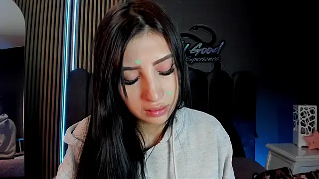 Nicolette ks  online show from June 25, 2026, 5:05 am