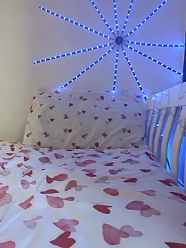 Nancy-Pink online show from November 8, 2025, 12:42 pm