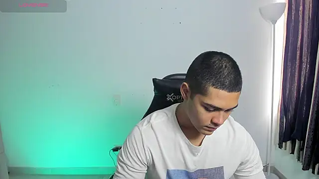 Snapshot of Iamdylan777 chatting on February 18, 2026, 1:18 pm Iamdylan777 online show from February 18, 2026, 1:18 pm