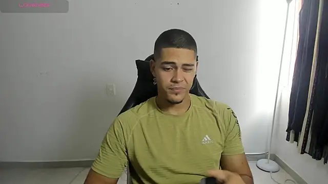 Snapshot of Iamdylan777 chatting on February 13, 2026, 12:27 pm Iamdylan777 online show from February 13, 2026, 12:27 pm