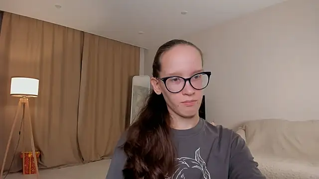 BettyBrowni online show from October 7, 2025, 4:08 pm