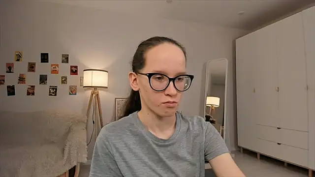 BettyBrowni online show from March 22, 2025, 7:20 pm