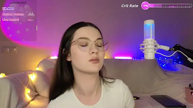 AokiAnna online show from November 24, 2025, 7:19 am