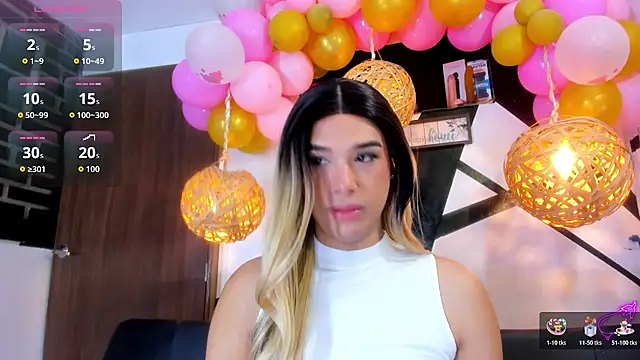 victoria aleia  online show from November 4, 2025, 1:42 am