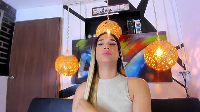 victoria aleia  online show from September 12, 2025, 10:53 pm