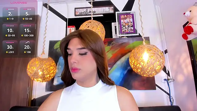 victoria aleia  online show from October 6, 2025, 8:42 pm