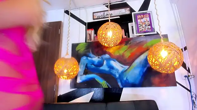 victoria aleia  online show from October 9, 2025, 10:21 pm