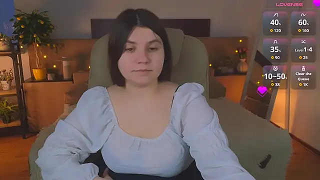 Viola  Shy online show from April 28, 2026, 2:27 am