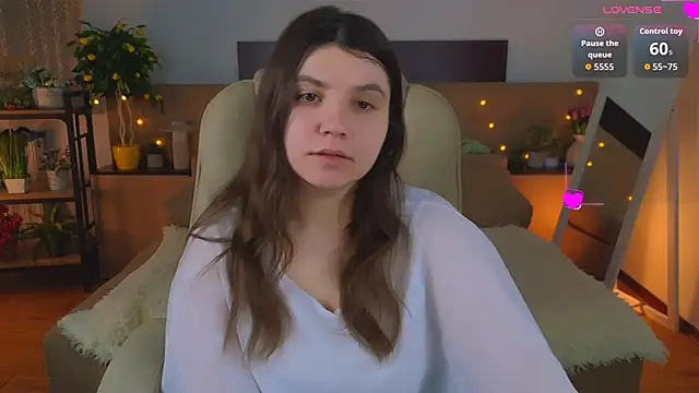Viola  Shy online show from May 10, 2026, 8:11 pm