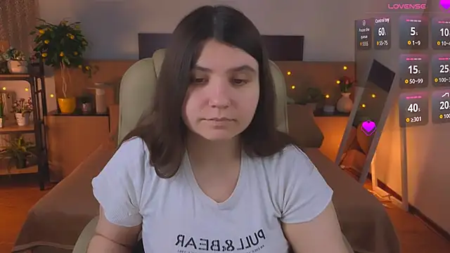 Viola  Shy online show from May 31, 2026, 9:04 pm