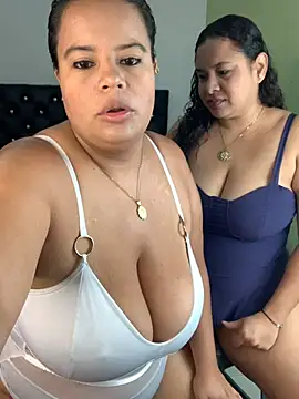 twocurvylatins online show from July 6, 2026, 10:22 am