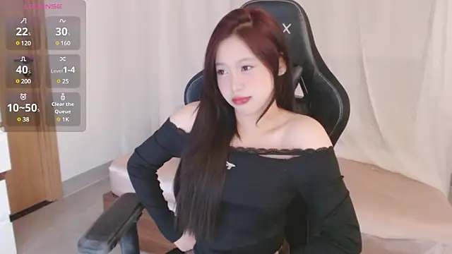 Lin SiYee online show from March 18, 2025, 4:29 am