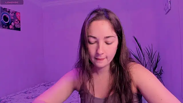 cClandesTina online show from October 12, 2025, 8:10 pm