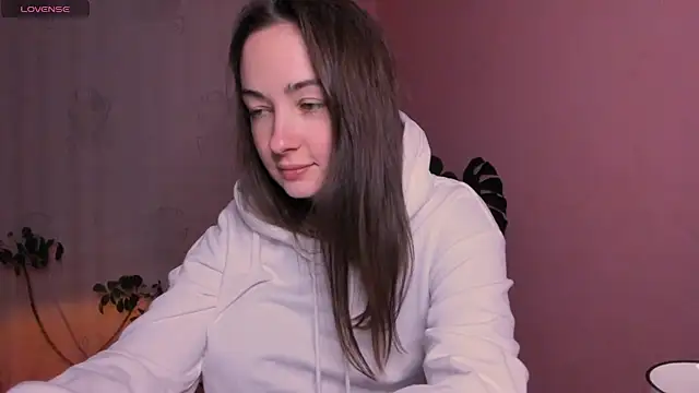 cClandesTina online show from March 18, 2025, 10:26 pm