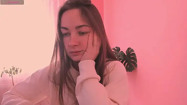 cClandesTina online show from March 18, 2025, 10:17 am