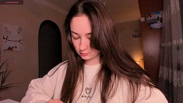 Snapshot of cClandesTina chatting on March 6, 2026, 9:43 pm cClandesTina online show from March 6, 2026, 9:43 pm