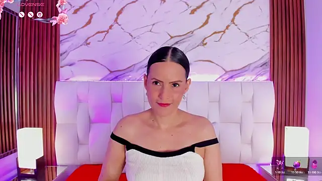 Coco Balenciaga  online show from February 20, 2026, 11:56 am