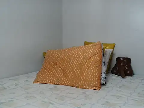 Snapshot of glam_mish chatting on March 16, 2026, 5:44 am glam mish online show from March 16, 2026, 5:44 am