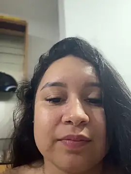 Pretty Isadora online show from May 27, 2026, 4:31 am
