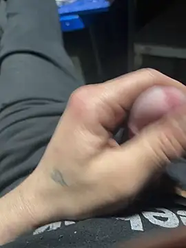 joeycbigcock online show from February 25, 2025, 10:42 pm