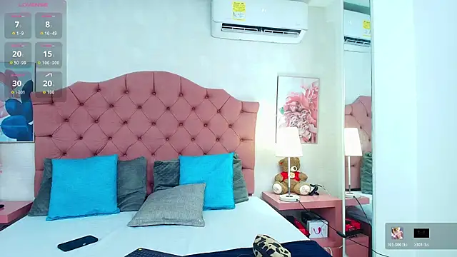 Snapshot of ThyaraJhons chatting on February 18, 2026, 11:50 am ThyaraJhons online show from February 18, 2026, 11:50 am