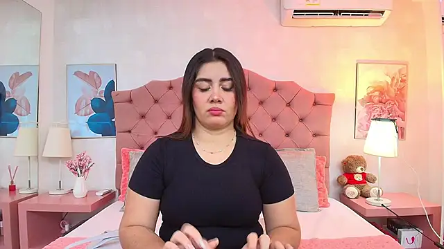 Snapshot of ThyaraJhons chatting on March 13, 2026, 11:59 am ThyaraJhons online show from March 13, 2026, 11:59 am