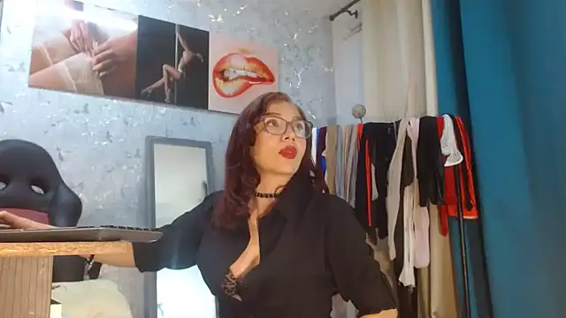 Samantabrown  online show from July 10, 2026, 11:21 am